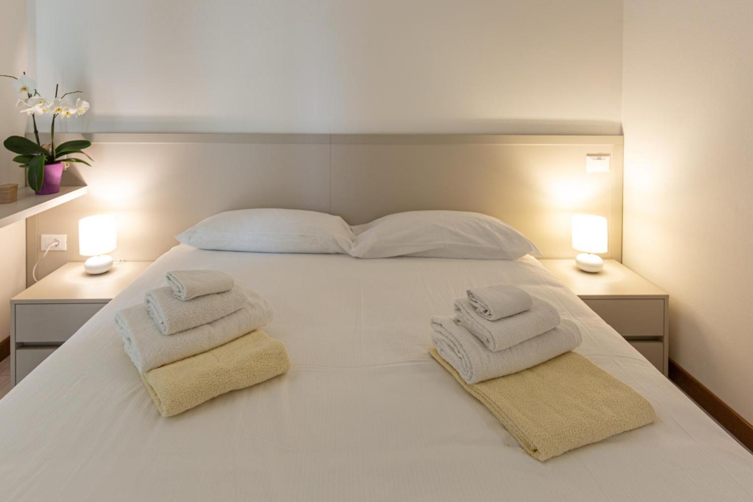 Prestige Garda Home - Ai Cappuccini بسكييرا ديل غاردا المظهر الخارجي الصورة