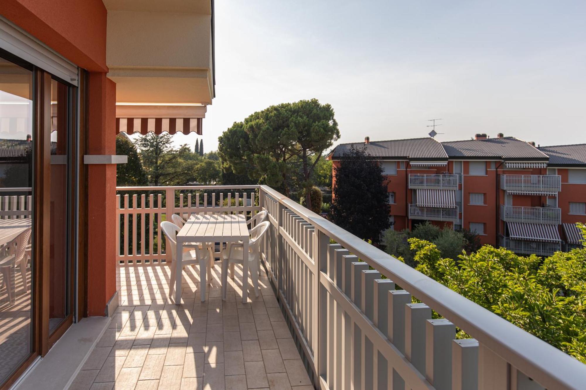 Prestige Garda Home - Ai Cappuccini بسكييرا ديل غاردا المظهر الخارجي الصورة