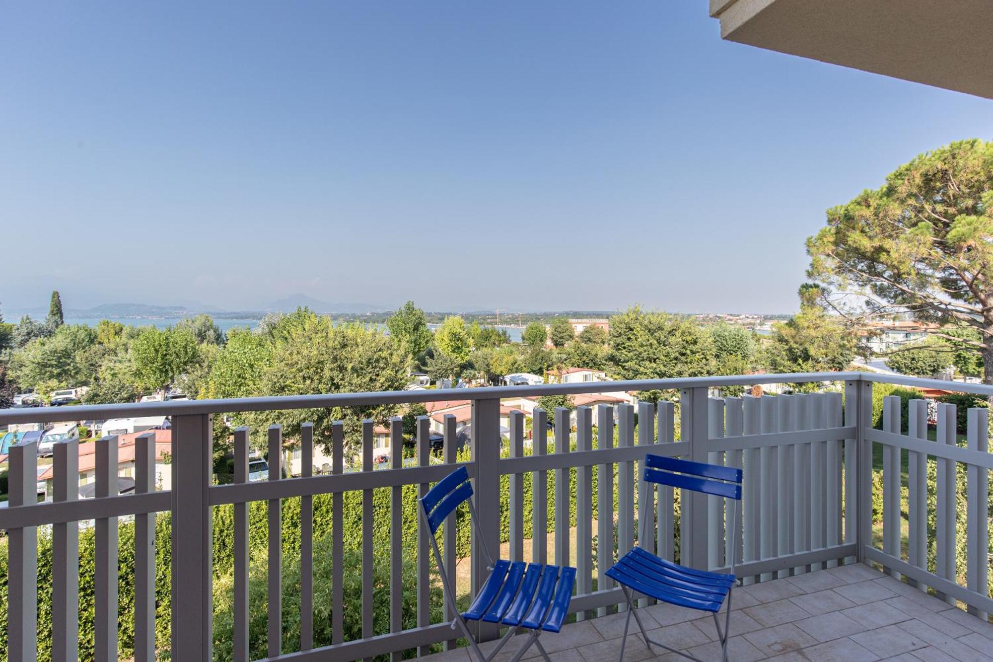Prestige Garda Home - Ai Cappuccini بسكييرا ديل غاردا المظهر الخارجي الصورة
